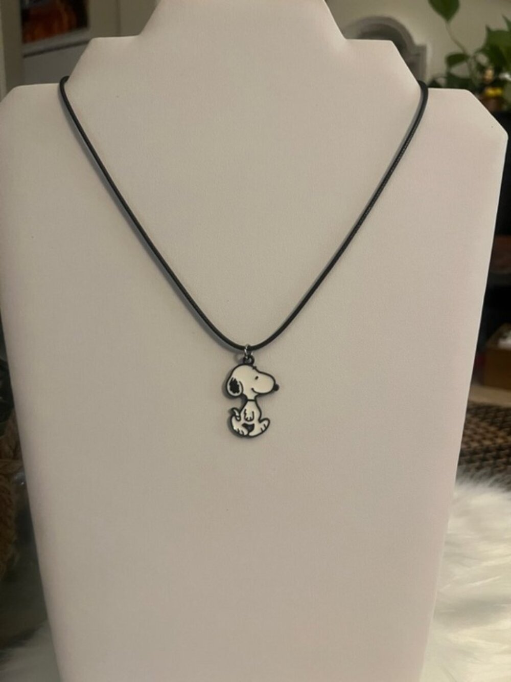 3/$15~Corded Snoopy Necklace - Picture 2 of 8